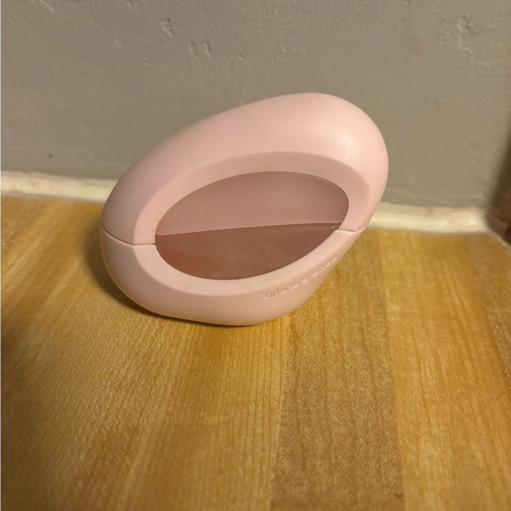 Ariana Grande MOD blush perfume